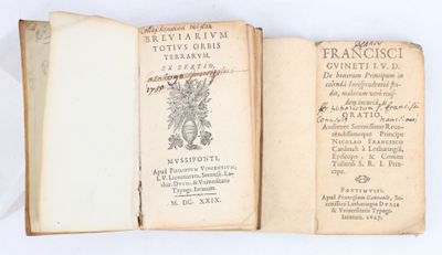 un livre ouvert sur lequel figure l'image d'une plante