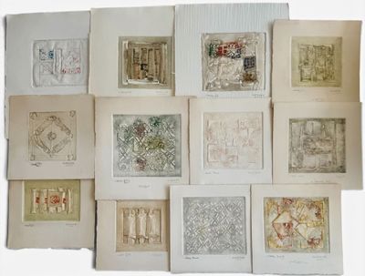 de nombreux dessins sur les pages d'un livre