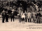 il y a beaucoup de gens qui traînent dans le parc