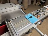 a picture of a machine that is cutting a sheet of paper