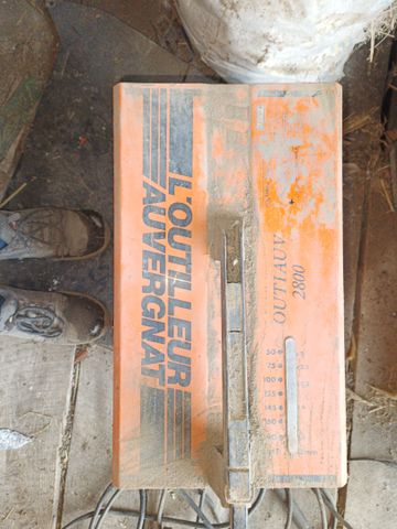 Poste à souder L’outilleur Auvergnat. Conditions : enlèvement sou...