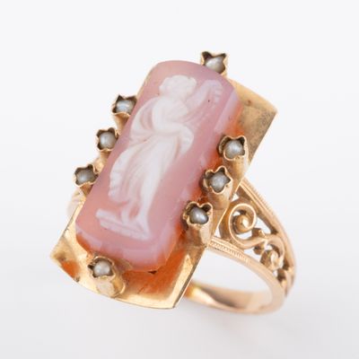 Bague navette à décor d'une jeune femme, gravé en camée sur … - Photo 1
