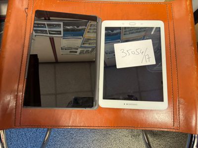 2 Tablettes SAMSUNG sans chargeur - Frais de vente judiciaire 14.28% T - Photo 1
