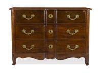 COMMODE EN ACAJOU MOULURÉ