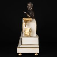 Horloge de cheminée ornée d'une sculpture en bronze représen… (photo 6)