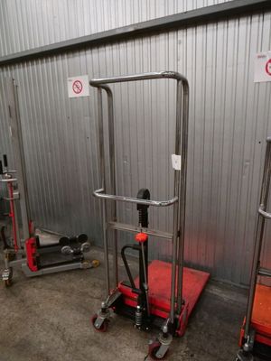 1 GERBEUR MANUEL CAPACITE 400Kg, A PLATEAU