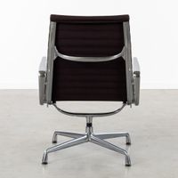 Charles & Ray Eames (XX-XXI) « EA116 », fauteuil pivotant, p… (photo 5)