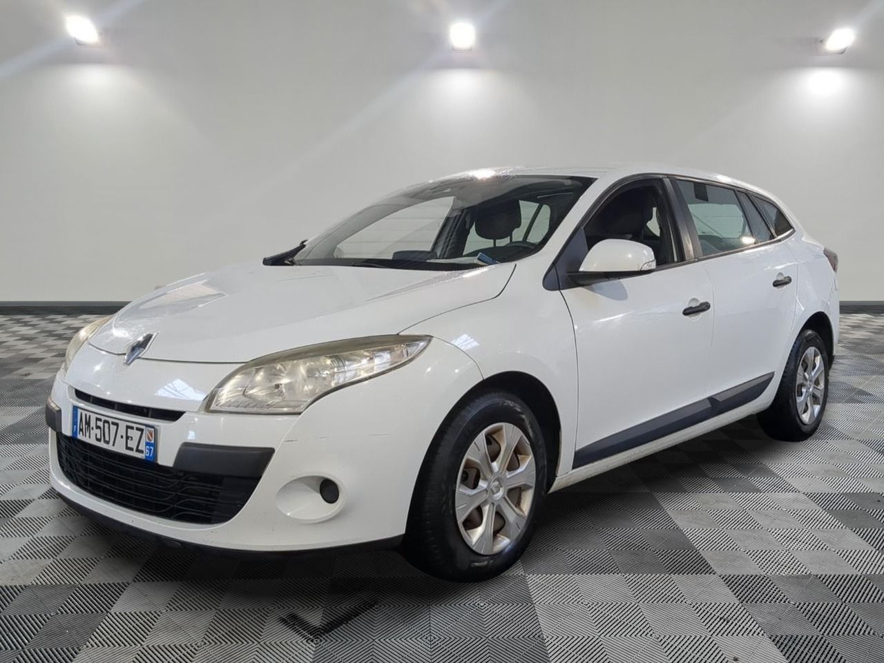 RENAULT - MEGANE ESTATE DCI 85 ECO2 AUTHENTIQUE - GO - Mise en service: 23/02/2010 - Voyant service allumé