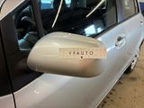 a sticker on the side mirror of a car that says vaunto