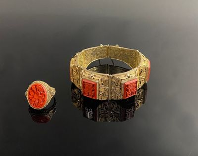 CHINE Bracelet en argent doré (800) à maillons carrés ajouré…