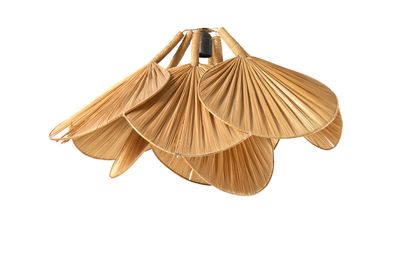 un gros plan d'un parapluie orné d'une fleur