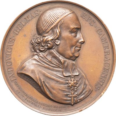 une image représentant une médaille de bronze à l'effigie d'un homme coiffé d'un chapeau