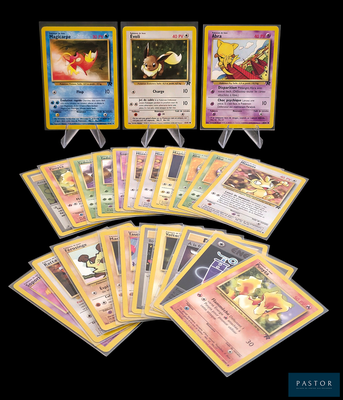 de nombreuses cartes Pokémon sur fond noir