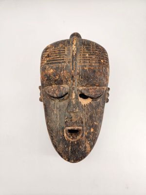 BURKINA FASO - NOUNA Masque MOSSI ou GOUROUNSI BOBO ?