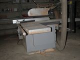 a machine that is sitting in a garage