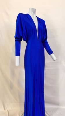 une image d'une robe bleue sur un mannequin, un mannequin, un mannequin, un mannequin, un mannequin, un mannequin, un mannequin, un mannequin