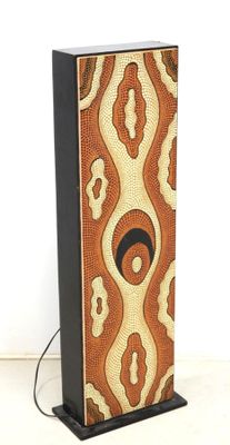 an image of a speaker that is on a stand
