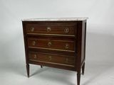 une image d'une petite commode avec un plateau en marbre