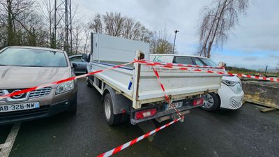 CTE FORD Transit benne, 2.0 Eco Blue 170 ch, SetS, Trend Business, 09/ - Photo 1