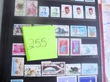 une photo d'une photo d'une collection de timbres