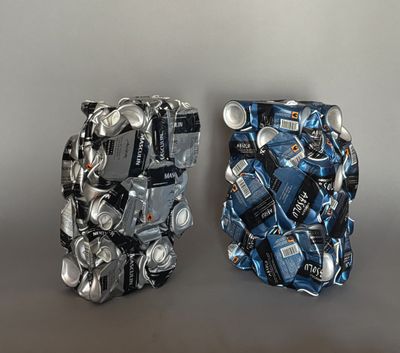 Deux compressions de canettes d'aluminium