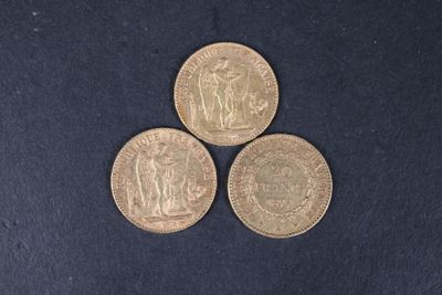 trois pièces britanniques, dont l'une est un souverain et l'autre est un souverain