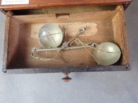 EXUPERE à Paris Balance de précision dans son coffret, L du … (photo 5)