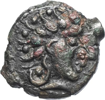 une pièce d'argent représentant une femme