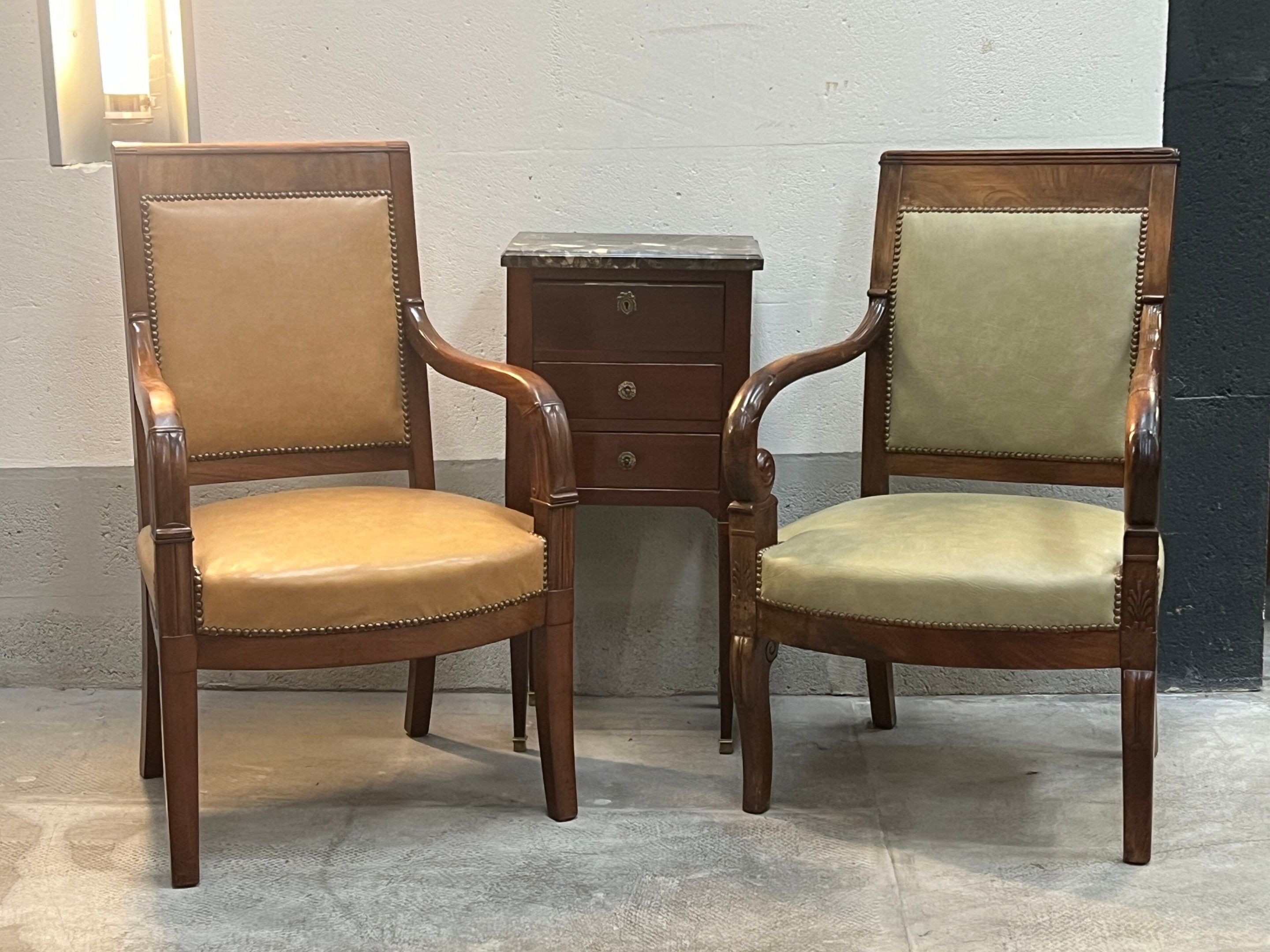 FAUTEUIL en acajou accotoirs crosses, FAUTEUIL de style Loui…
