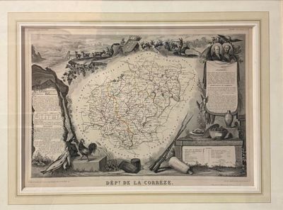 une vieille carte de la France encadrée, accompagnée d'une carte du pays