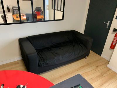 Banquette pour 2 personnes.