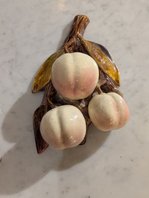 Longchamp (attrib.) Tirelire murale à casser en barbotine - Début Xxèm - Photo 1