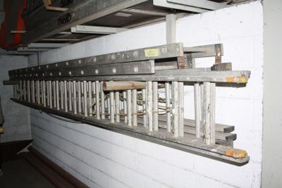 a picture of a machine that is working on a piece of metal