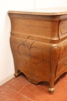 Commode en bois naturel et marqueterie d'étoiles, elle ouvre… (photo 5)