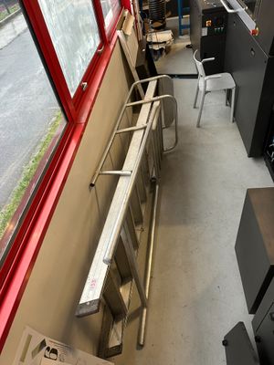 escabeau avec plateforme - Photo 1