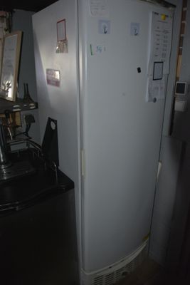 Un réfrigérateur 1 porte blanc, sans le contenu, en l'état - Photo 1