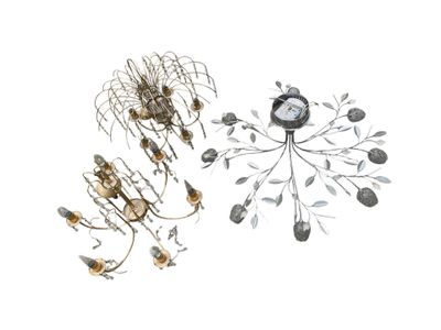 DEUX LUSTRES en métal doré à 4 et 5 lumières enrichis de pam…