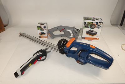 Lot d'outillages sur batterie STERWINS, comprenant: chargeur…