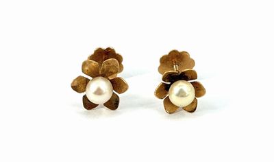 Paire de clous d'oreille sertie de perles, or jaune, 750/100…