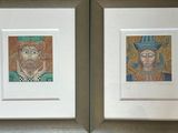 deux photos encadrées représentant un homme et une femme, accrochées au mur
