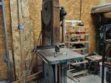 a machine that is sitting in the middle of a room