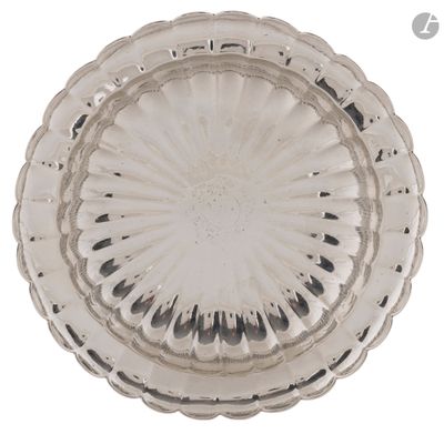 LONDRES 1702 - 1703 Jatte à fraises en argent de forme circu…