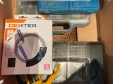 une boîte d'outils qui se trouve dans une boîte
