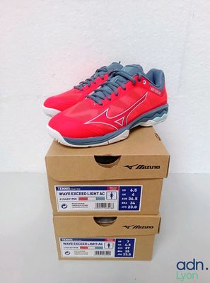 brand new mizuno wave runner running shoes