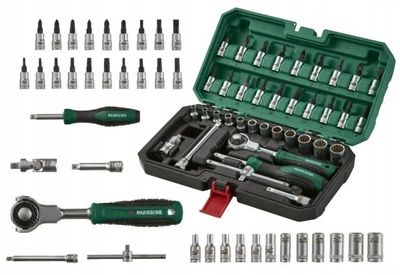 un gros plan sur un ensemble d'outils dans un coffret