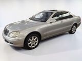 a picture of a silver mercedes benz benz benz benz benz benz benz benz benz benz benz benz benz