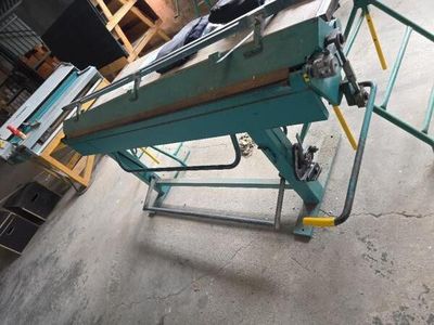 l'image d'une machine posée sur une table