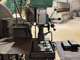 l'image d'une machine installée dans un entrepôt