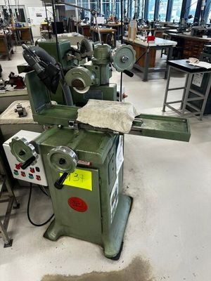 une image d'une machine dans une usine