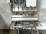 l'image d'une machine posée sur une table